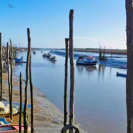 Maison Pres De La Holiday home *